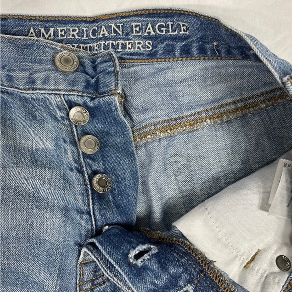 American Eagle Women Blue Distressed Buttoned Cut Off Denim Shorts Size 0 - Picture 4 of 10